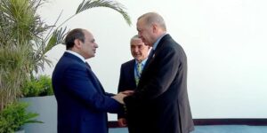 erdogan misirda sisi karsiladi ZbTDnQE8.jpg